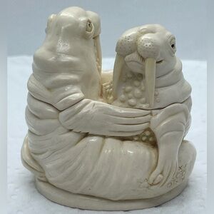 Vintage Harmony Kingdom Two Walruses Love Seat Trinket Box England 1994 Rare HTF